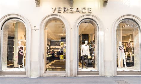 Versace: storia della casa di moda italiana 